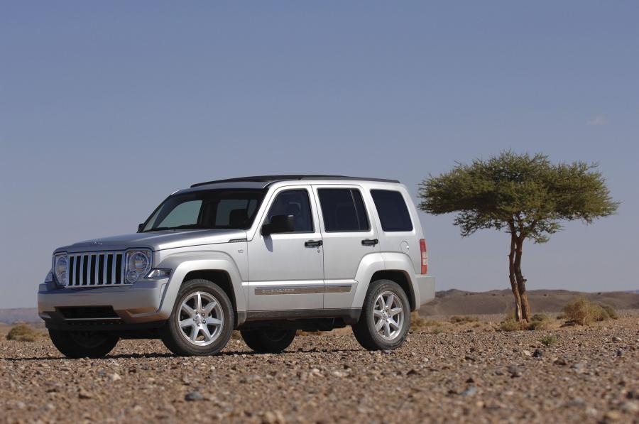  Jeep Cherokee 2008 года  (фото 101 из 161)
